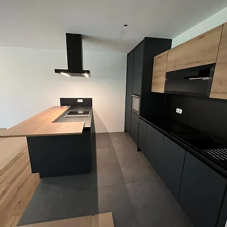 Apartment Pr *