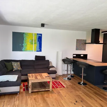 Pr Apartment *